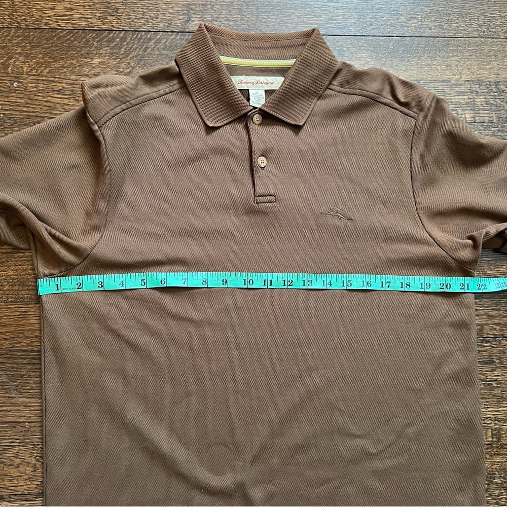Tommy Bahama size medium brown polo style shirt - Picture 3 of 6
